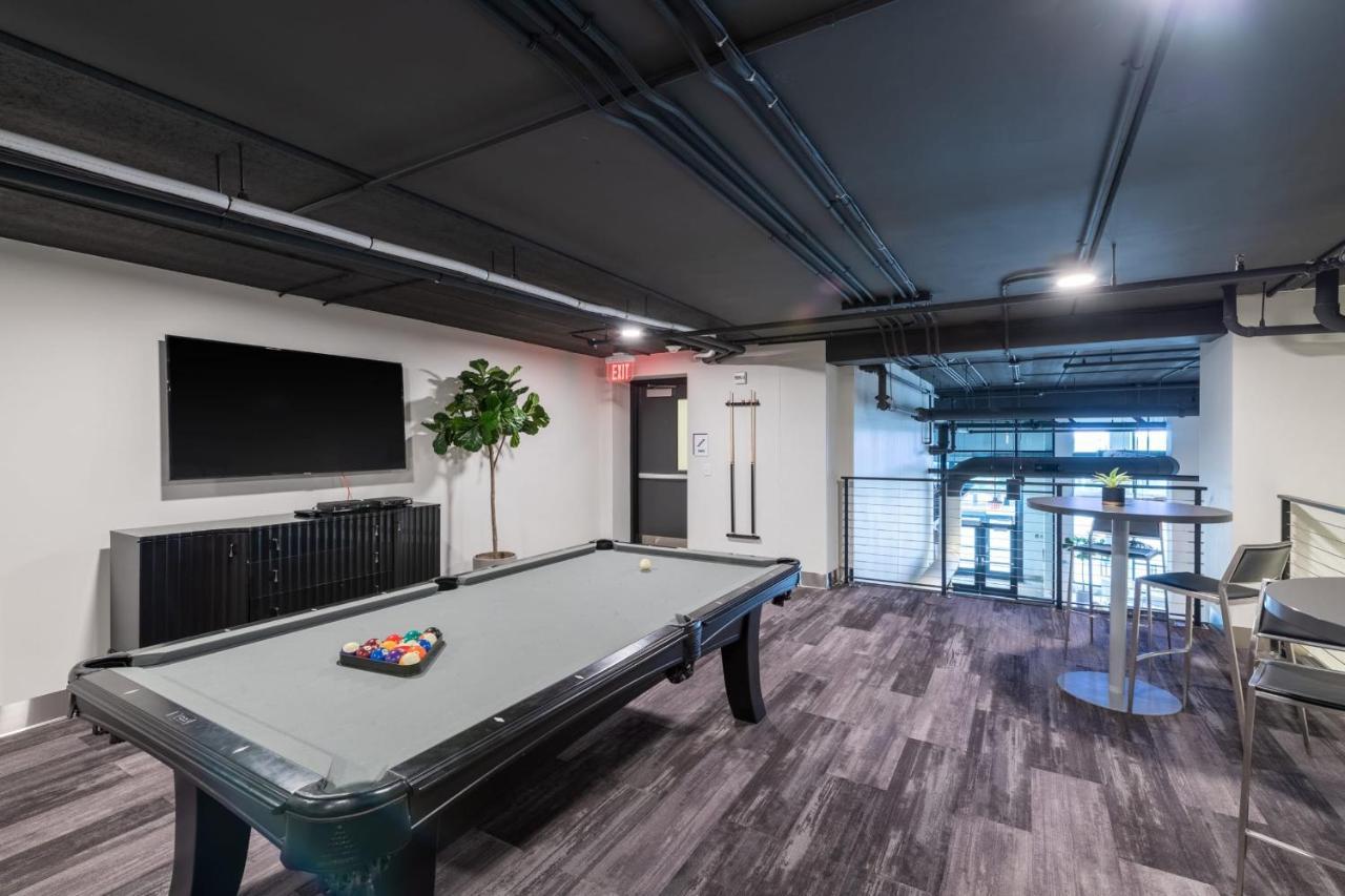 Modern 1Br Apt With Skywalk To Fiserv, Rooftop, And Parking Milwaukee Exteriör bild